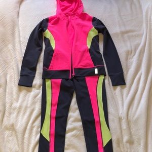 girls tracksuit set!